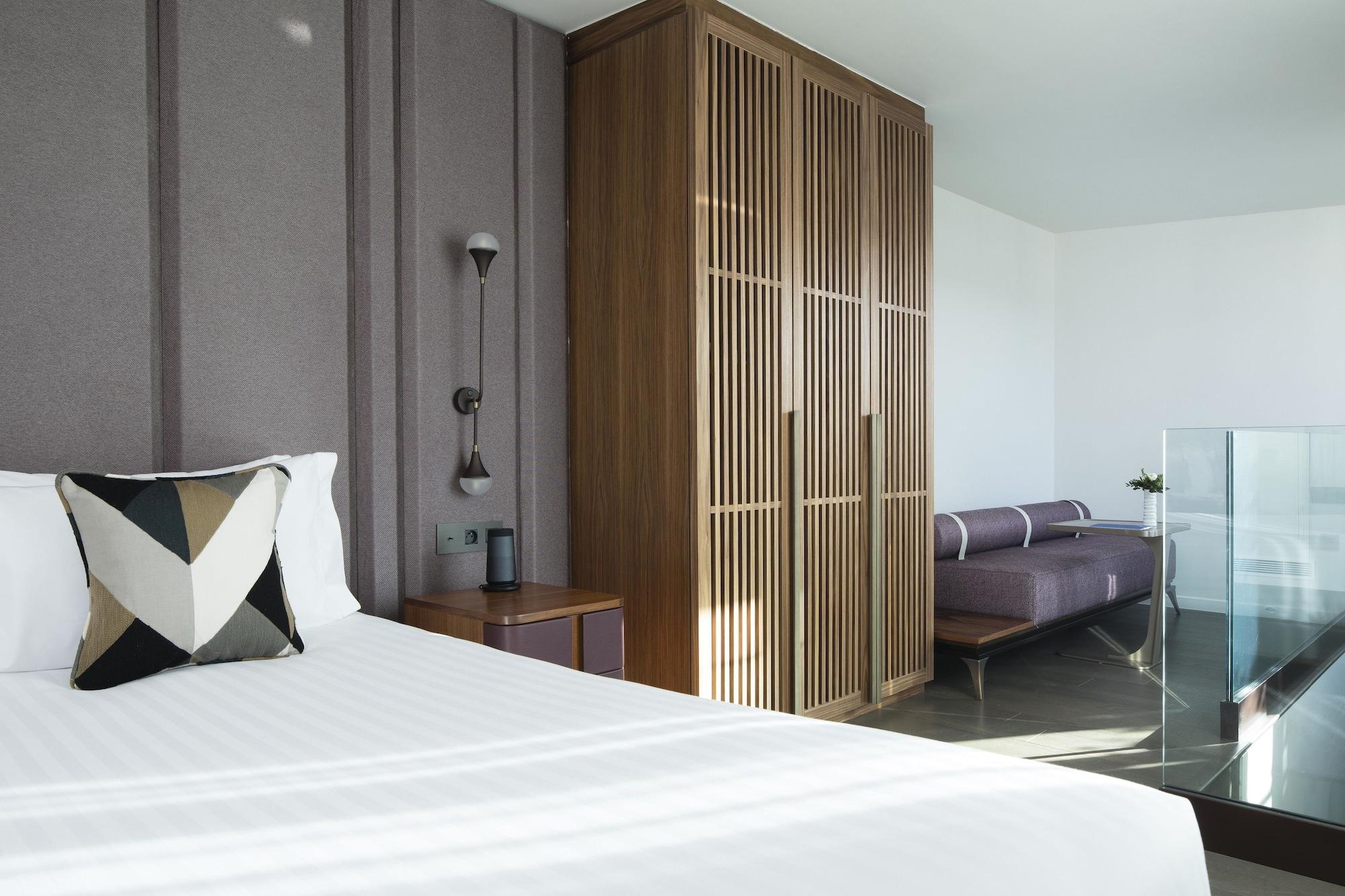 ホテル メゾン ブレゲ パリ エクステリア 写真 A bedroom at the hotel