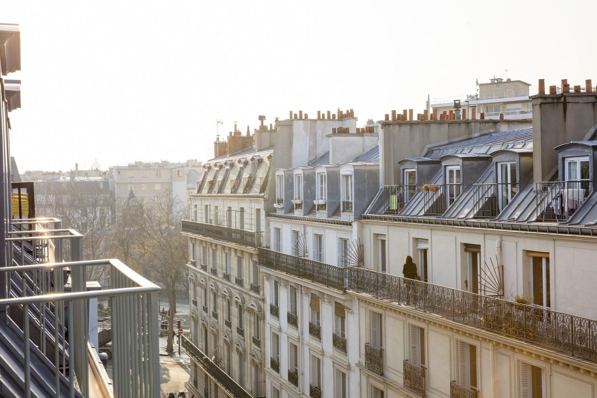 ホテル メゾン ブレゲ パリ エクステリア 写真 Haussmann apartments in Paris