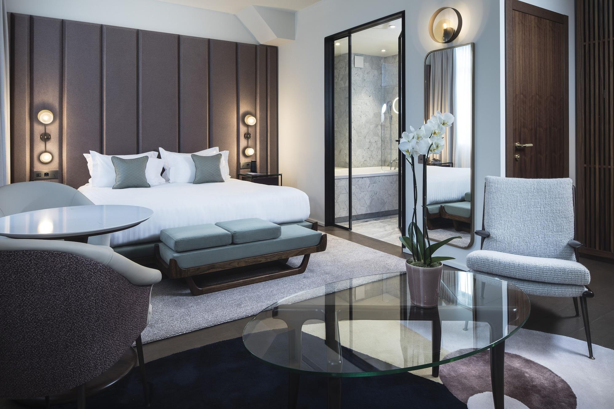 ホテル メゾン ブレゲ パリ エクステリア 写真 A suite at the Mandarin Oriental, Paris