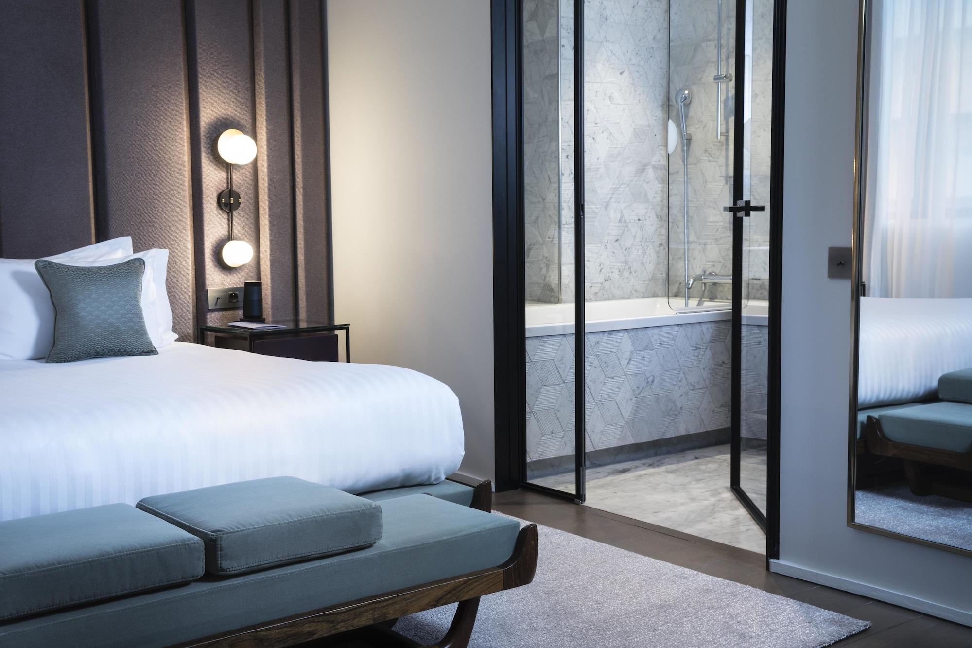 ホテル メゾン ブレゲ パリ エクステリア 写真 A bedroom at the hotel
