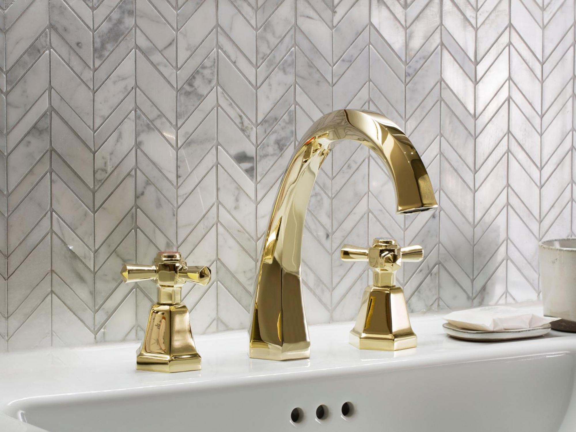 ホテル メゾン ブレゲ パリ エクステリア 写真 A widespread bathroom faucet
