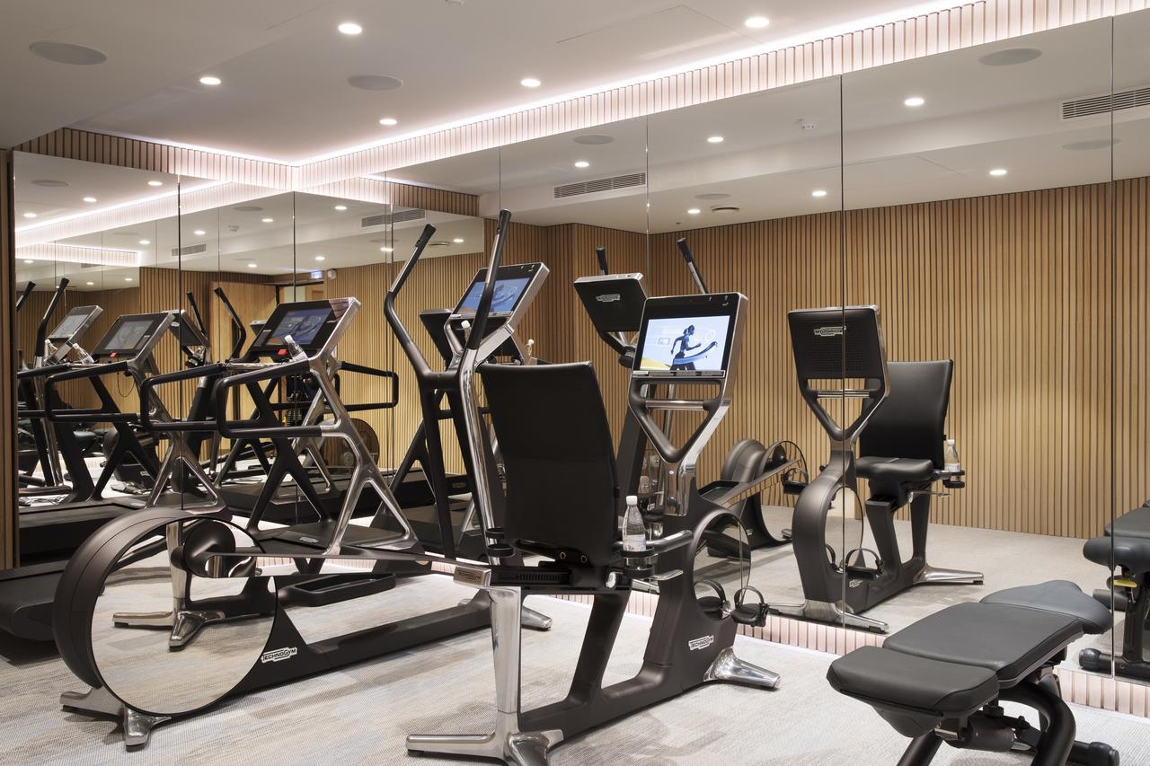 ホテル メゾン ブレゲ パリ エクステリア 写真 The gym at The Dorchester