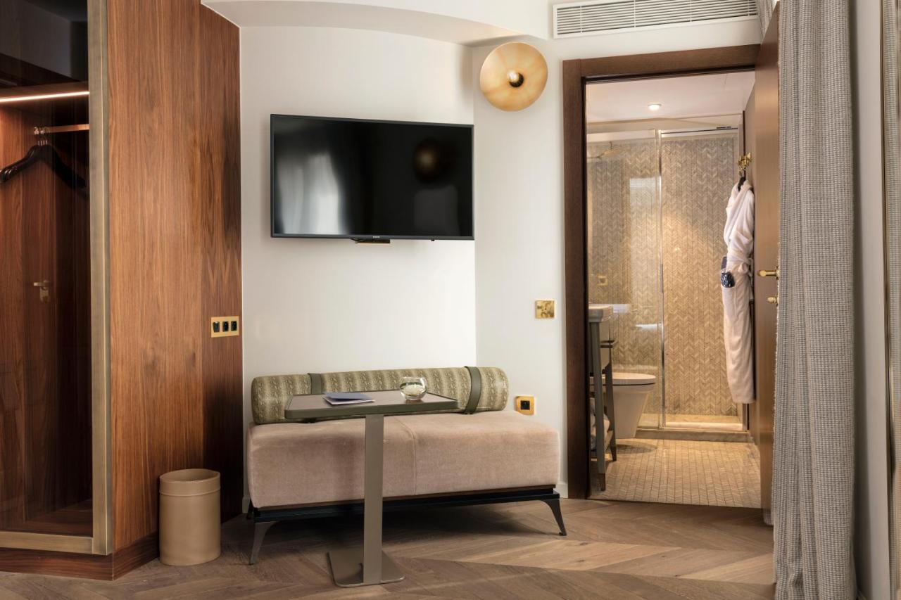 ホテル メゾン ブレゲ パリ エクステリア 写真 A room at the hotel
